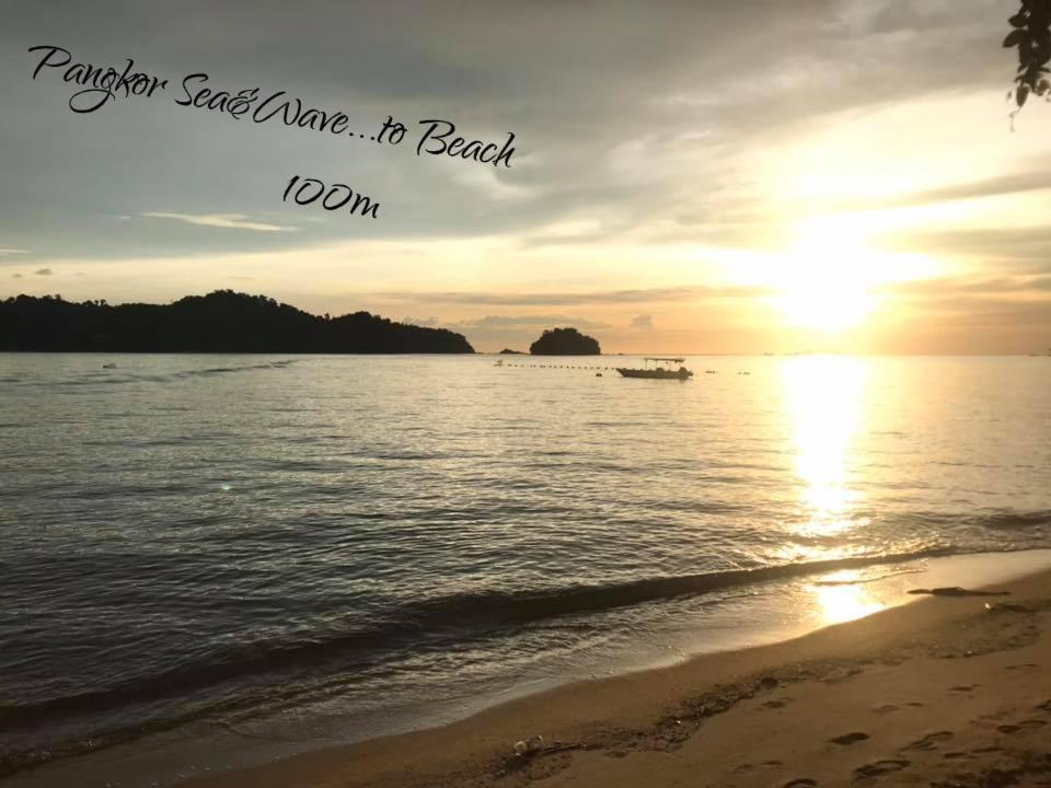 Sea & Wave #1 Coral Bay Apartment Pekan Pangkor Екстериор снимка